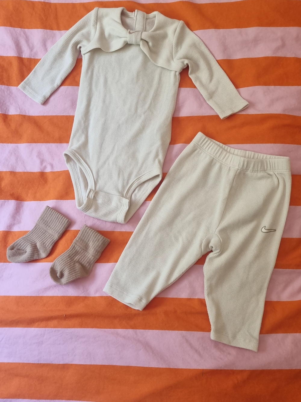 Nike baby bow ribbed bodysuit 3 piece
